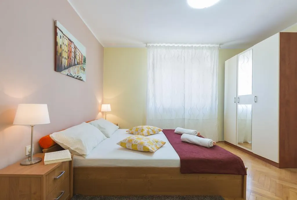 Center Romance Apartment Pula