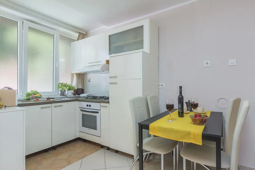 Center Romance Apartment Pula